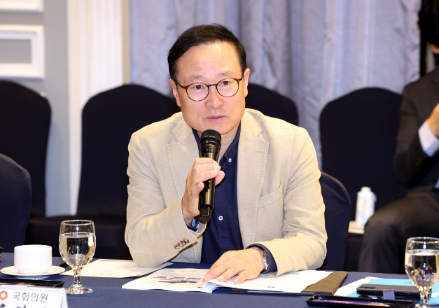 홍영표 더불어민주당 의원(인천 부평을, 국회 기획재정위원회)