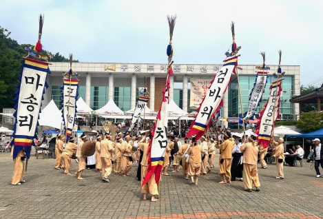 2023 통진두레단오제에서 김포통진두레놀이 시연을 선보이고 있다. 서울편입이 되면 김포문화유산에 대한 지원의 폭도 넓어질 것으로 보인다.