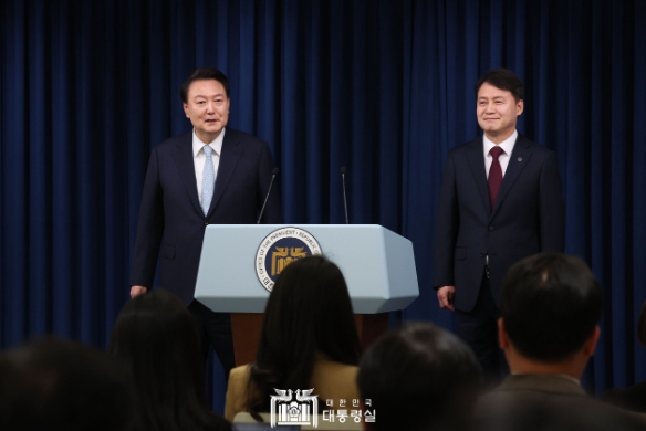 신임 민정수석비서관 임명