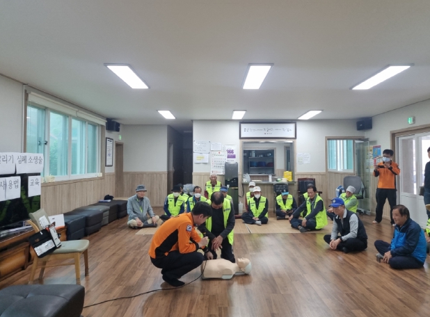 옹진군 '대청면, 소중한 생명살리기 심폐소생술, 제세동기 사용법 교육'